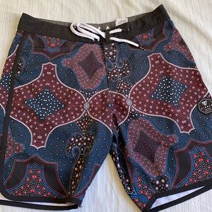 Vissla size 31 boardshorts, light wear